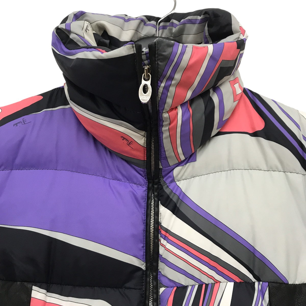 Emilio Pucci(エミリオプッチ) レザー切替総柄ダウンコート86YA01