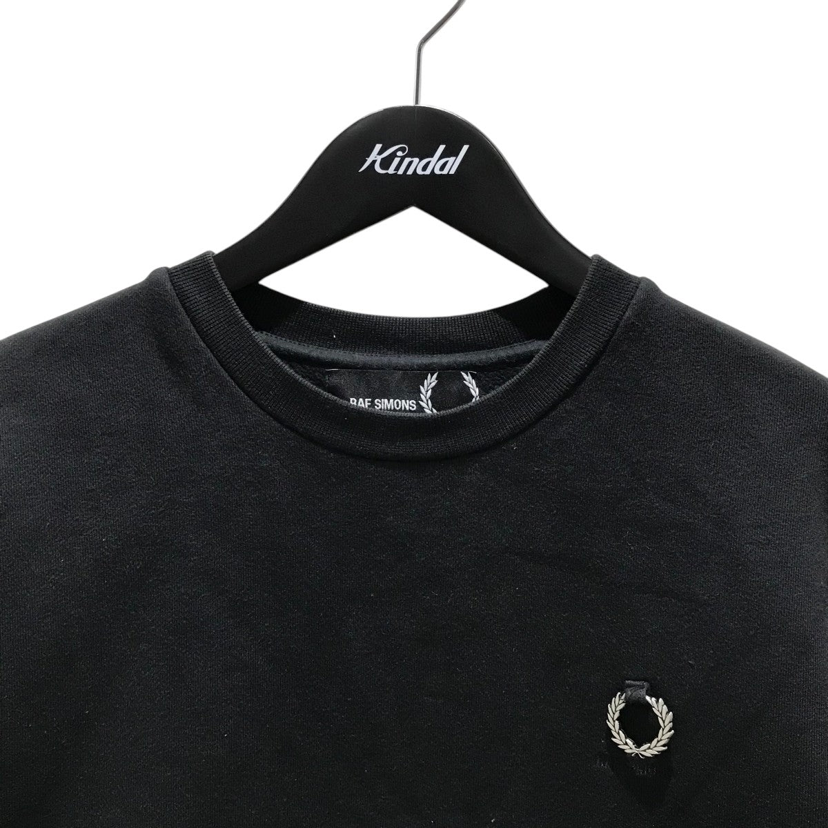 FRED PERRY×RAF SIMONS 【Metal Wreath Crew Sweat】クルー
