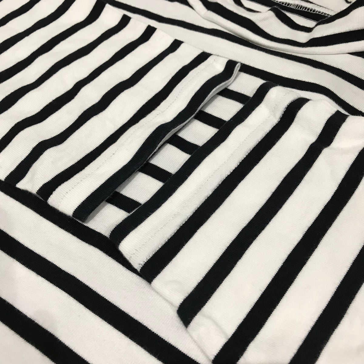 ハイネックボーダーTシャツ