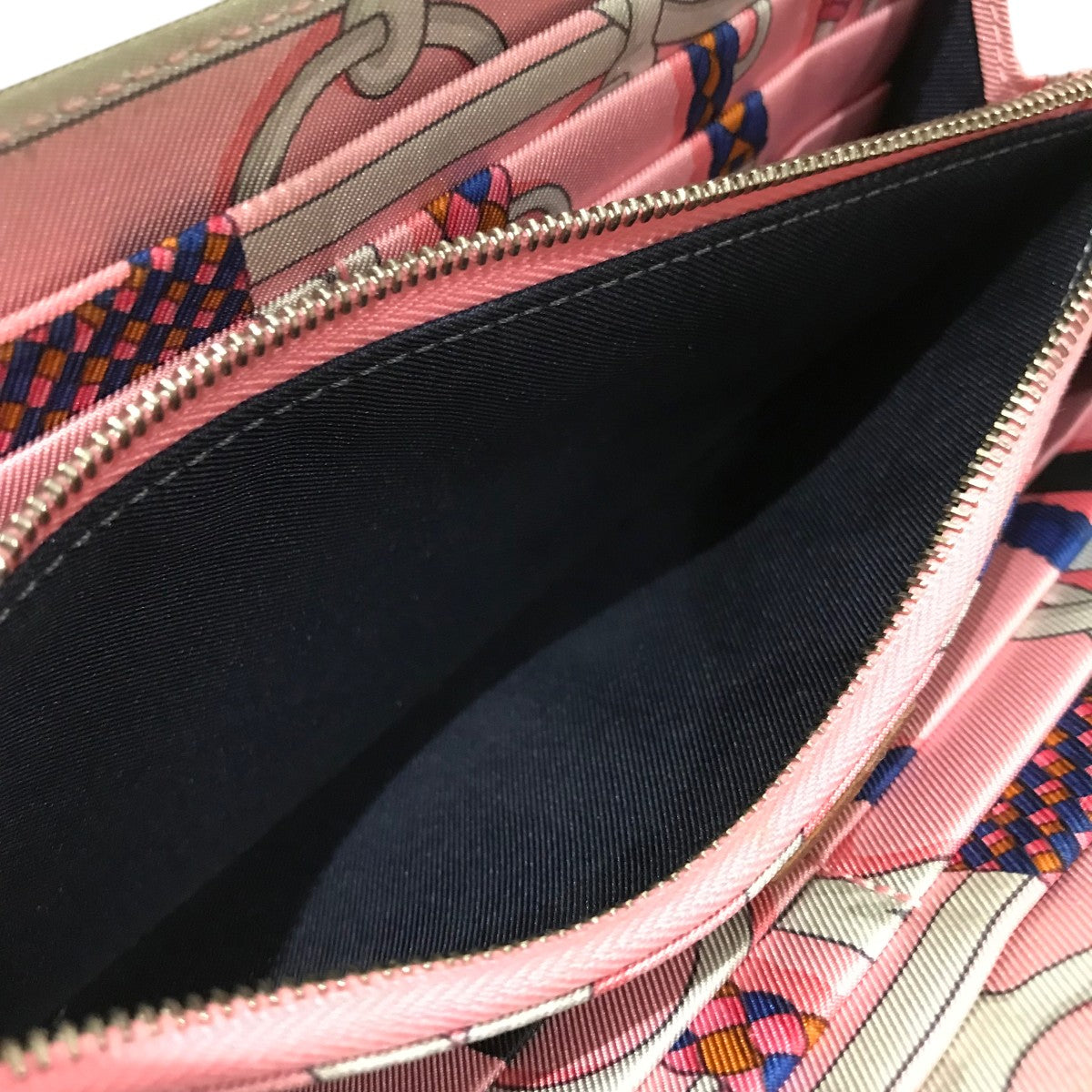 ❤未使用品❤アザップロング シルクイン クレ エルメス D刻印 長財布 箱付き HERMES(エルメス) D刻印アザップロング シルクイン長財布