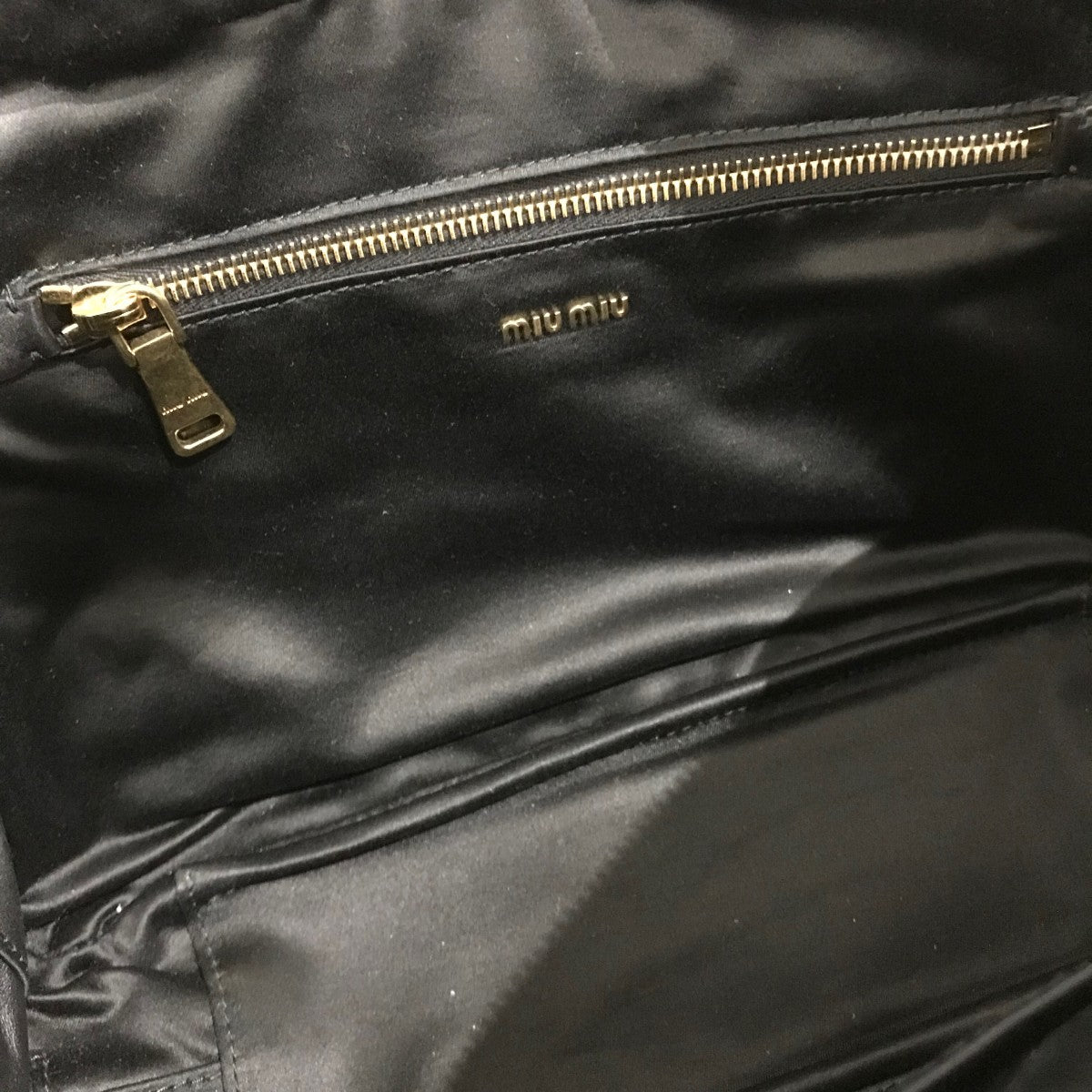 Miu Miu★セール！エンボス加工ショルダーバック 5BB113 MIU MIU - 極美品 MIUMIU ミュウミュウ チェーンショルダー