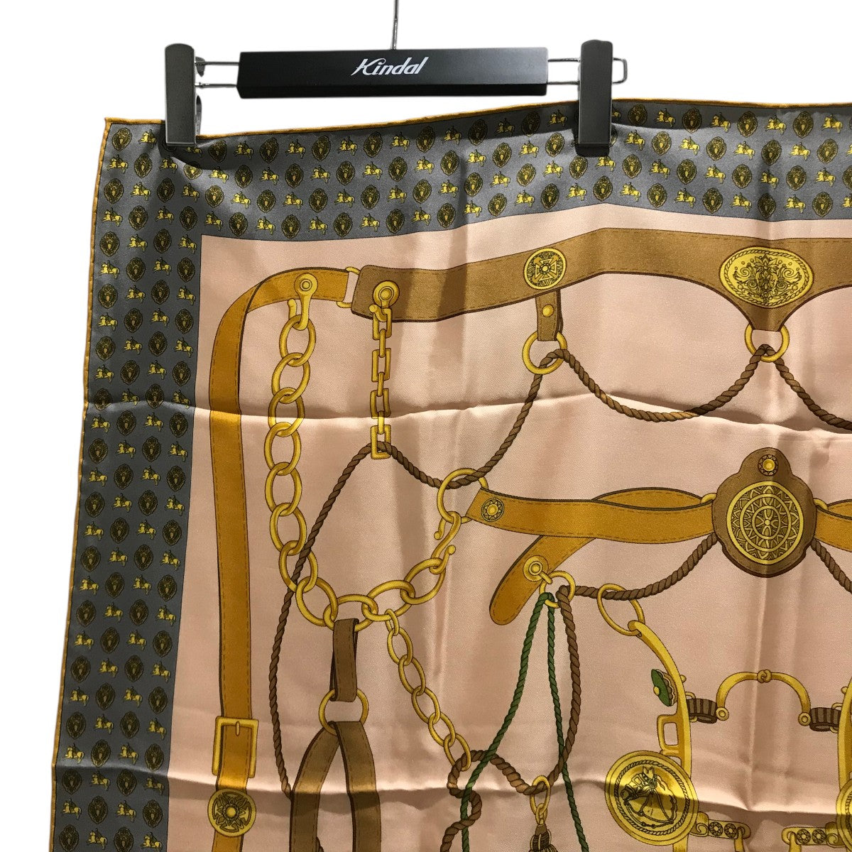 【未使用】【美品】【希少】CELINE シルクスカーフ 装飾的な模様 CELINE - 希少 CELINE セリーヌ シルク 大判スカーフ トリオンフ