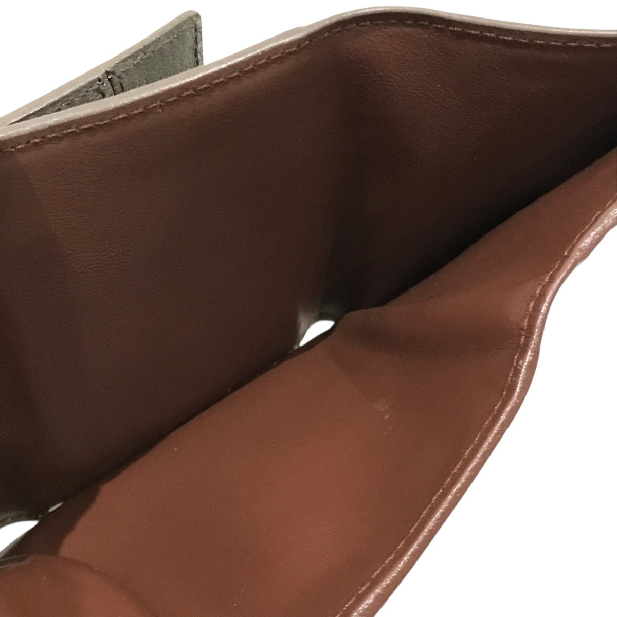 TOD'S(トッズ) タイムレス3つ折り財布 グレー｜【公式】カインドオル