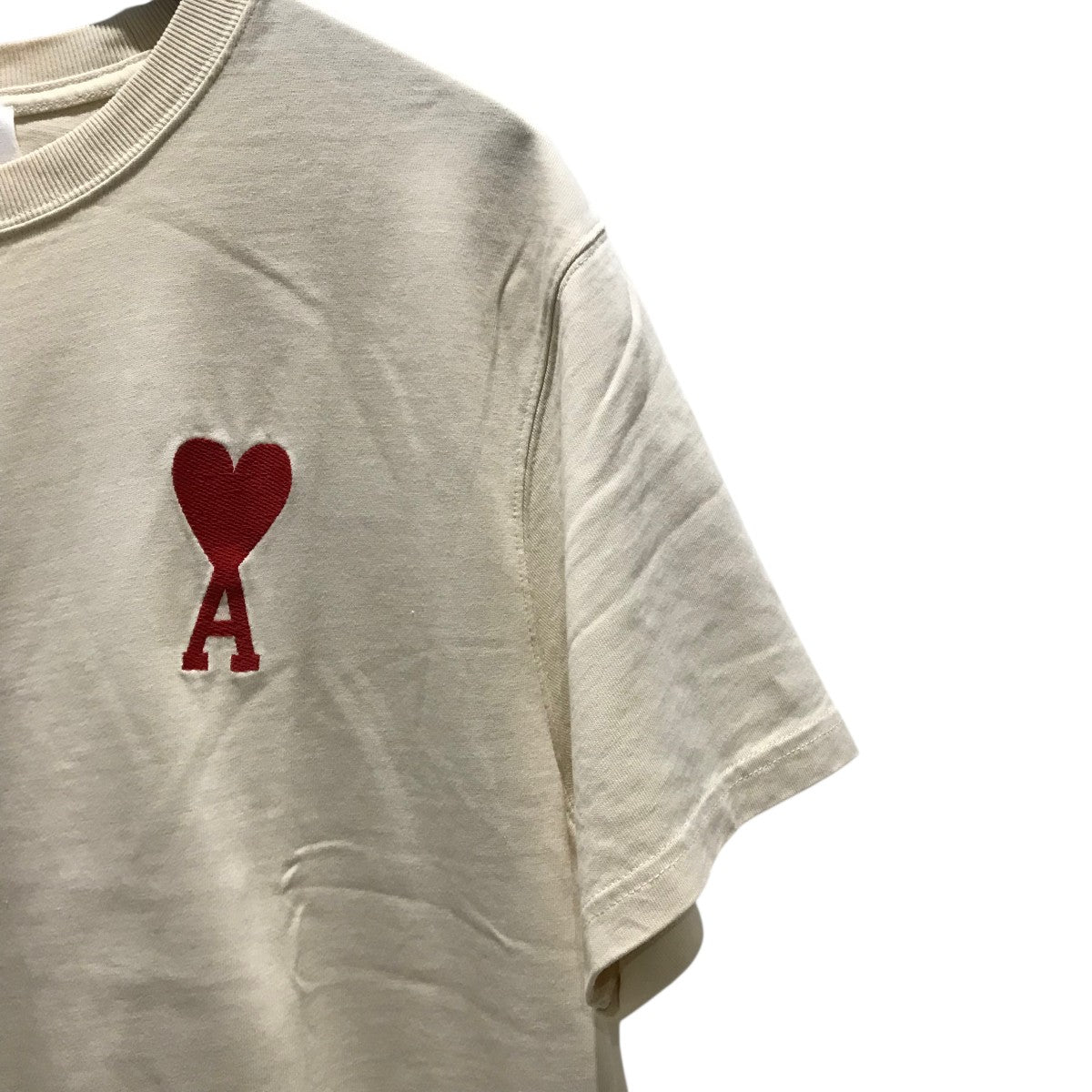 ami クリーム色 ハートロゴ Tシャツ AMI Alexandre Mattiussi(アミアレクサンドルマテュッシ) ハート