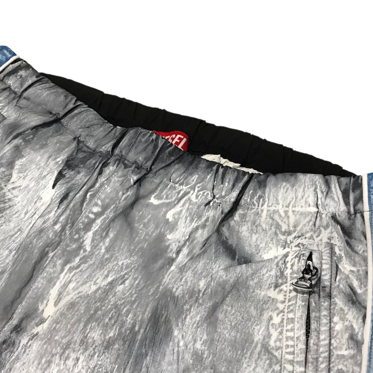 【新品未使用品】DIESEL ディーゼル 24ssナイロンパンツ サイズ48 DIESEL(ディーゼル) 24AWナイロンパンツ グレー サイズ 48