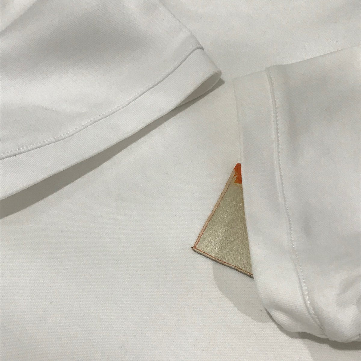 フェンディ FENDI ロゴラベルTシャツ 043J611A0589 ホワイト サイズ：XS FENDI(フェンディ) ロゴラベルTシャツ043J611A0589 043J611A0589