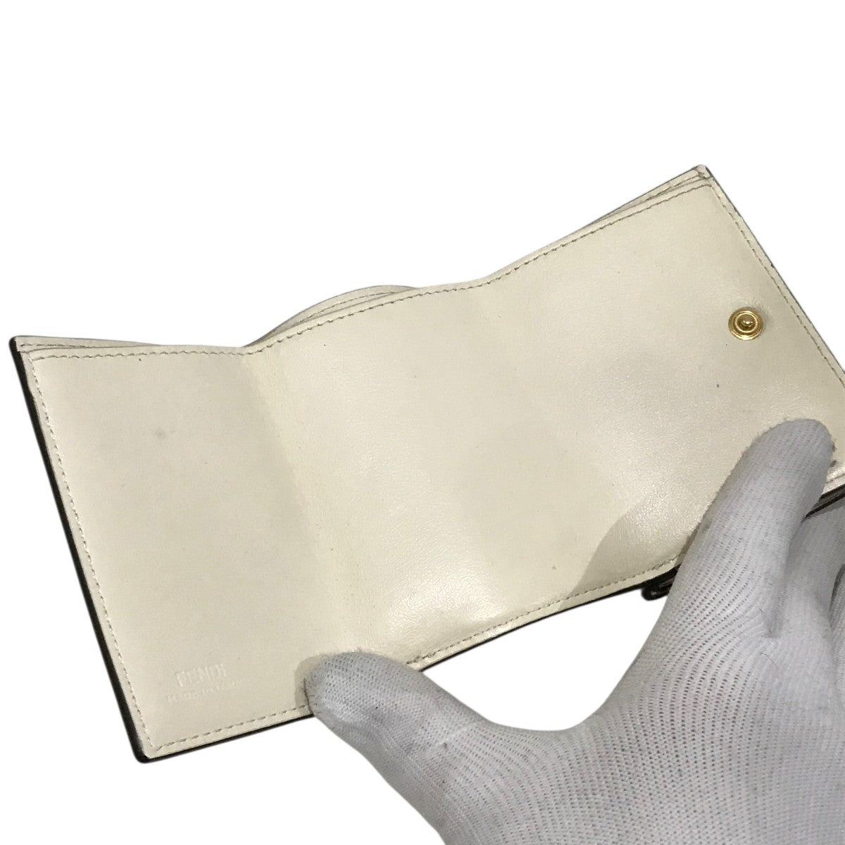 FENDI(フェンディ) 2つ折り財布 ベージュ｜【公式】カインドオル