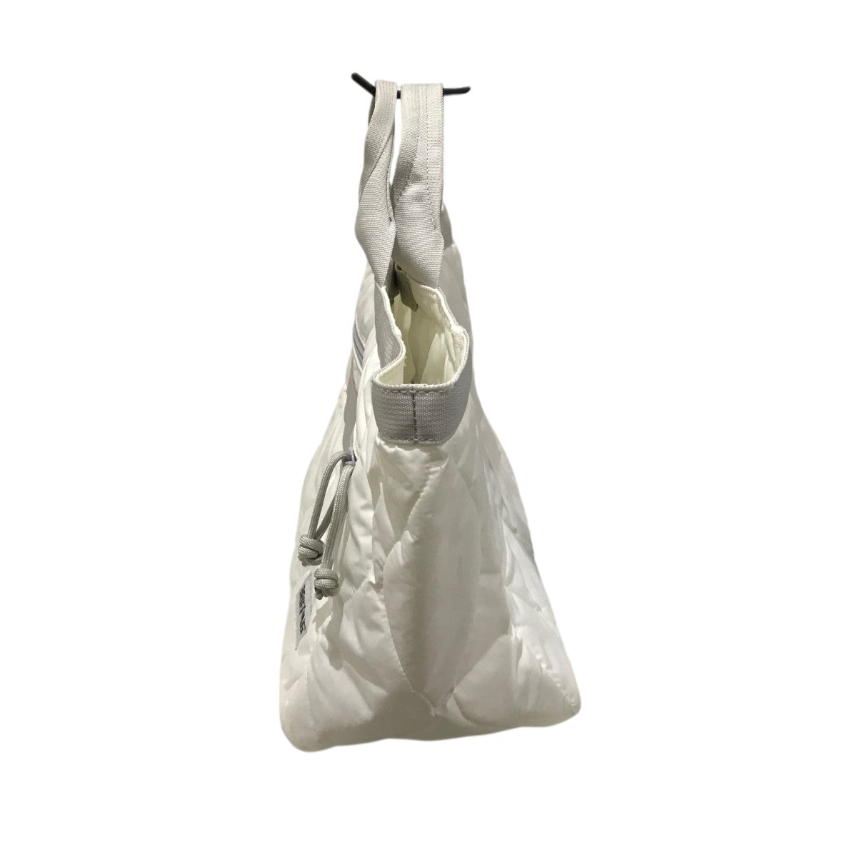 【新品、未使用品】オフホワイト色 キルティング ハンドバッグ BRIEFING(ブリーフィング) キルティングハンドバッグ ホワイト