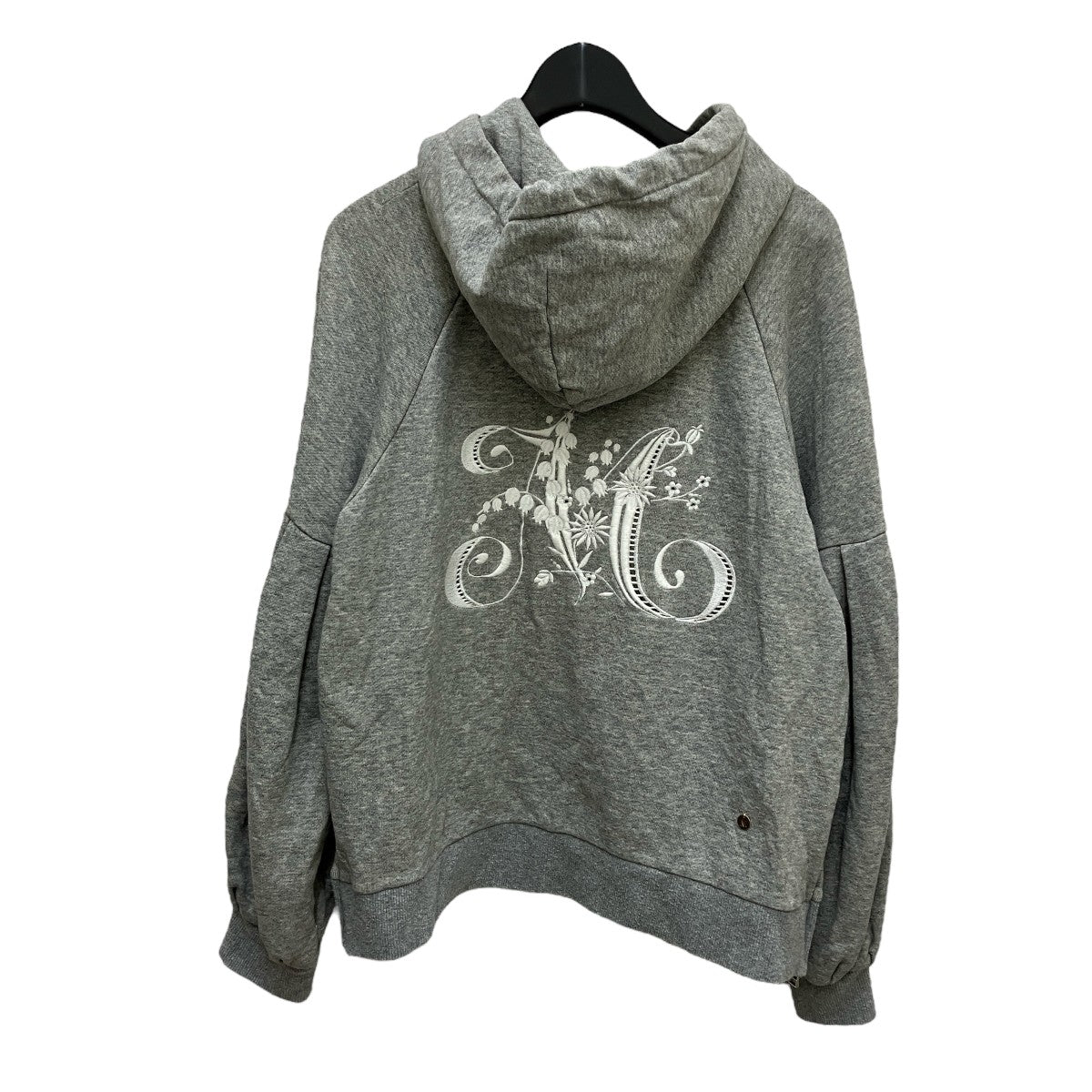 MUVEIL WORK(ミュベールワーク) バック刺繍ジップパーカー