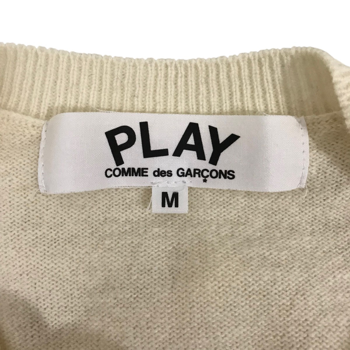 PLAY Comme des Garçons ベージュカーディガン　Sサイズ プレイ コムデギャルソン 黒ハート Vネックニット-キャメル-ユニ