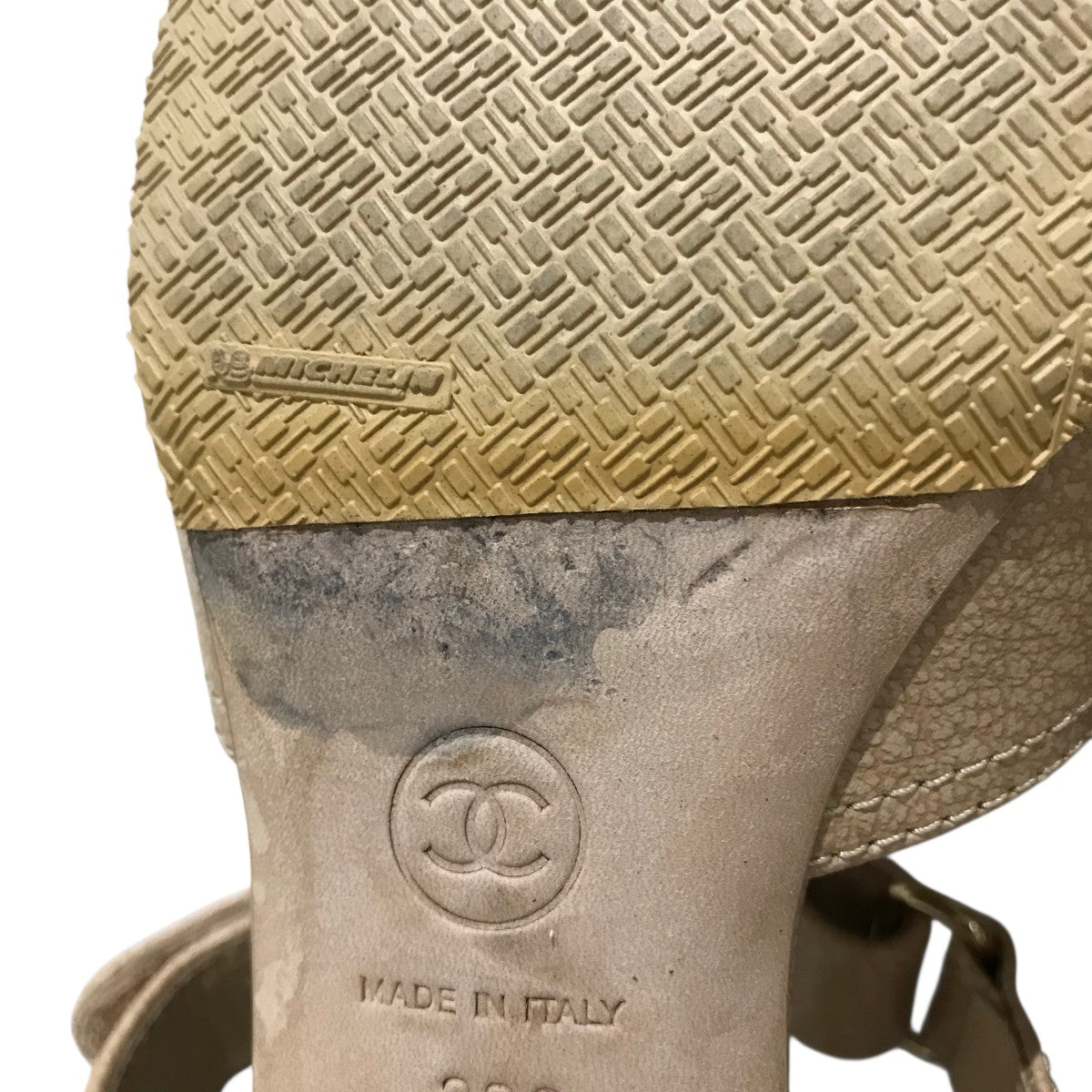 ベルベル 新品　CHANEL ターンロック　サンダル　39 夏のお洒落の定番♪】CHANEL☆サンダル CCロックターン 2色