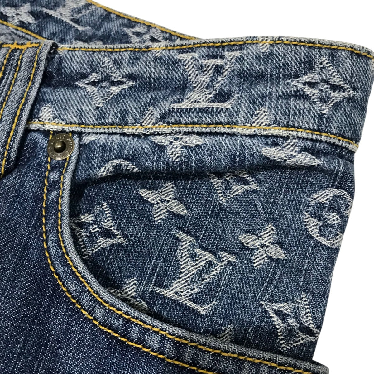 LOUIS VUITTON(ルイヴィトン) ロゴ刺繍デニムパンツRW081W