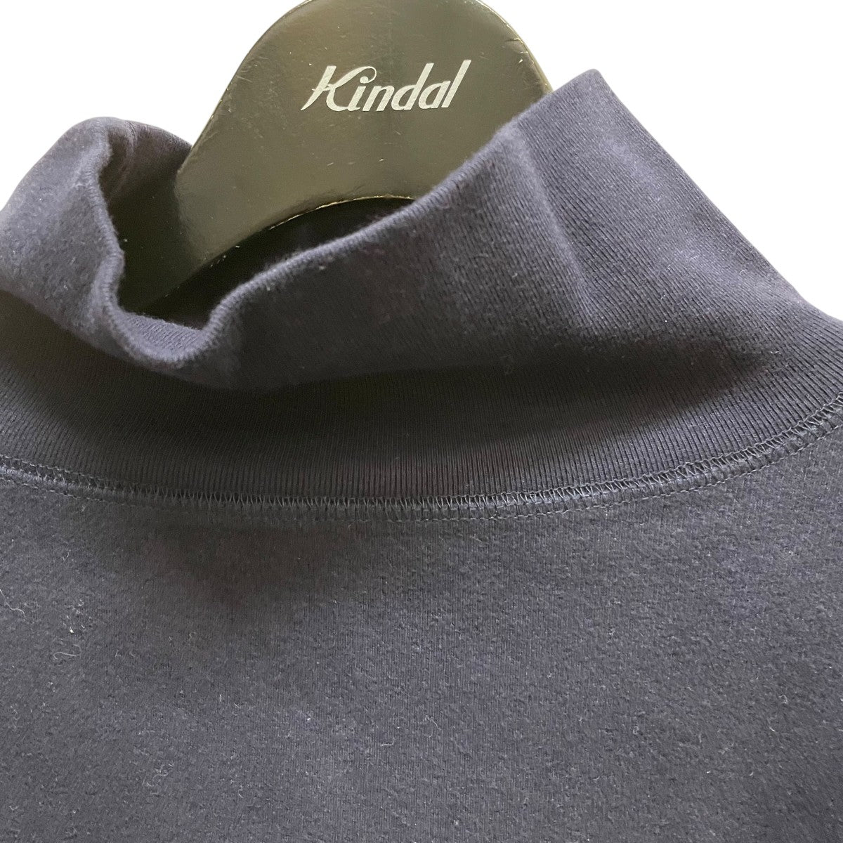 タートルネックカットソー