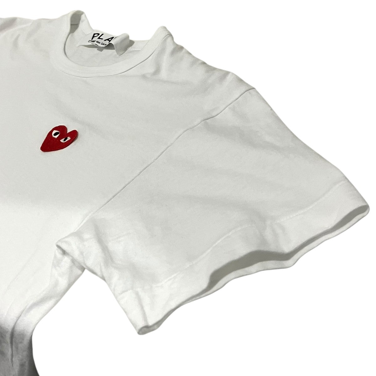 PLAY COMME des GARCONS(プレイコムデギャルソン) ハート刺繍TシャツAX