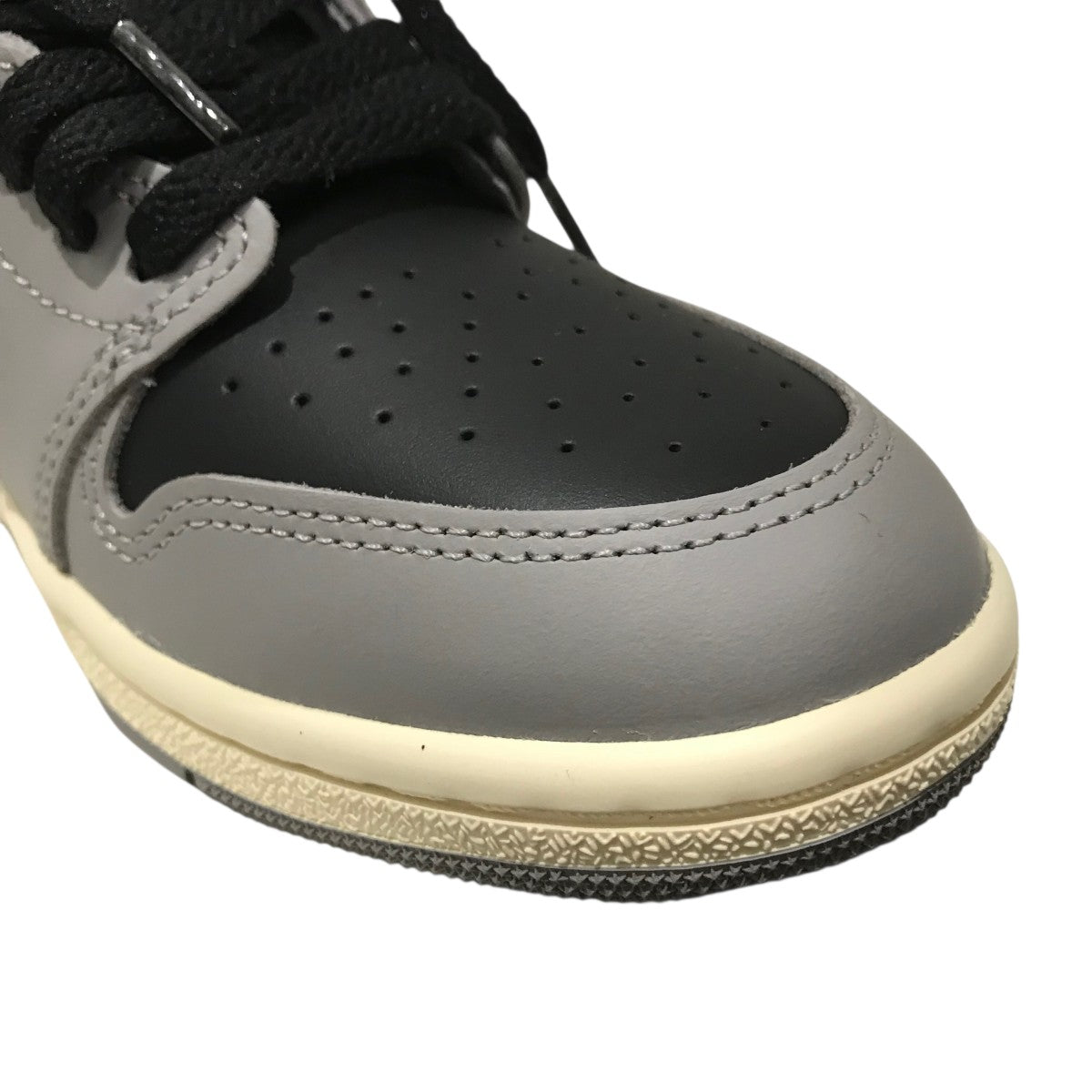 【ordan 1 High ’85 Reverse Shadow】ハイカットスニーカーHV6674-020