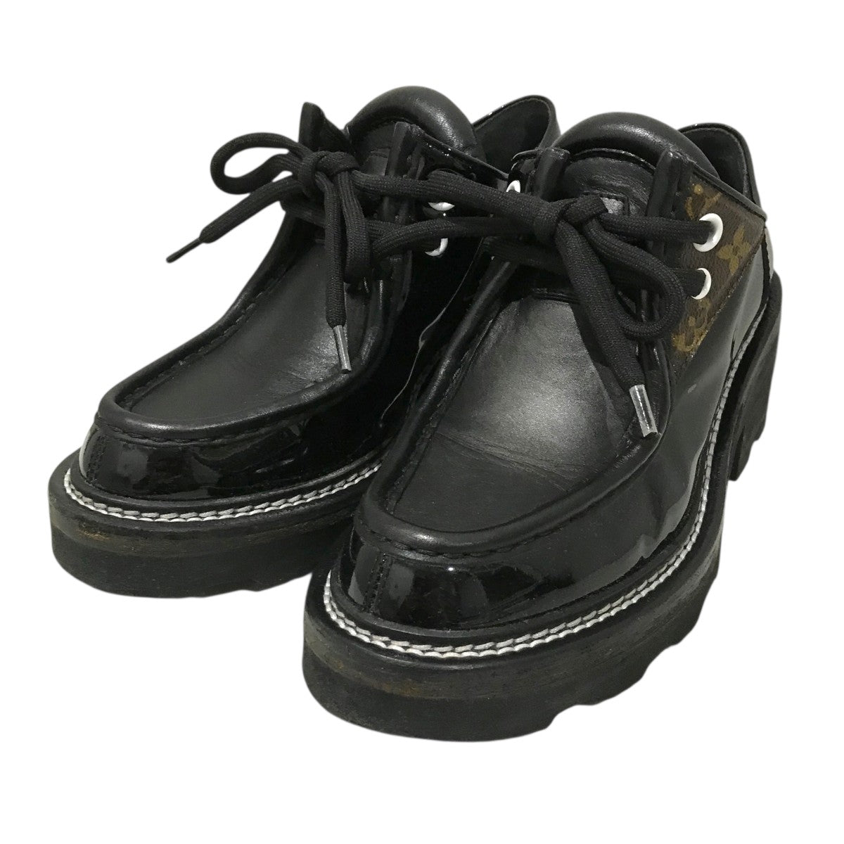 ルイ・ヴィトン ブラック レースアップシューズ LOUIS VUITTON(ルイヴィトン) パテントレザーレースアップシューズ