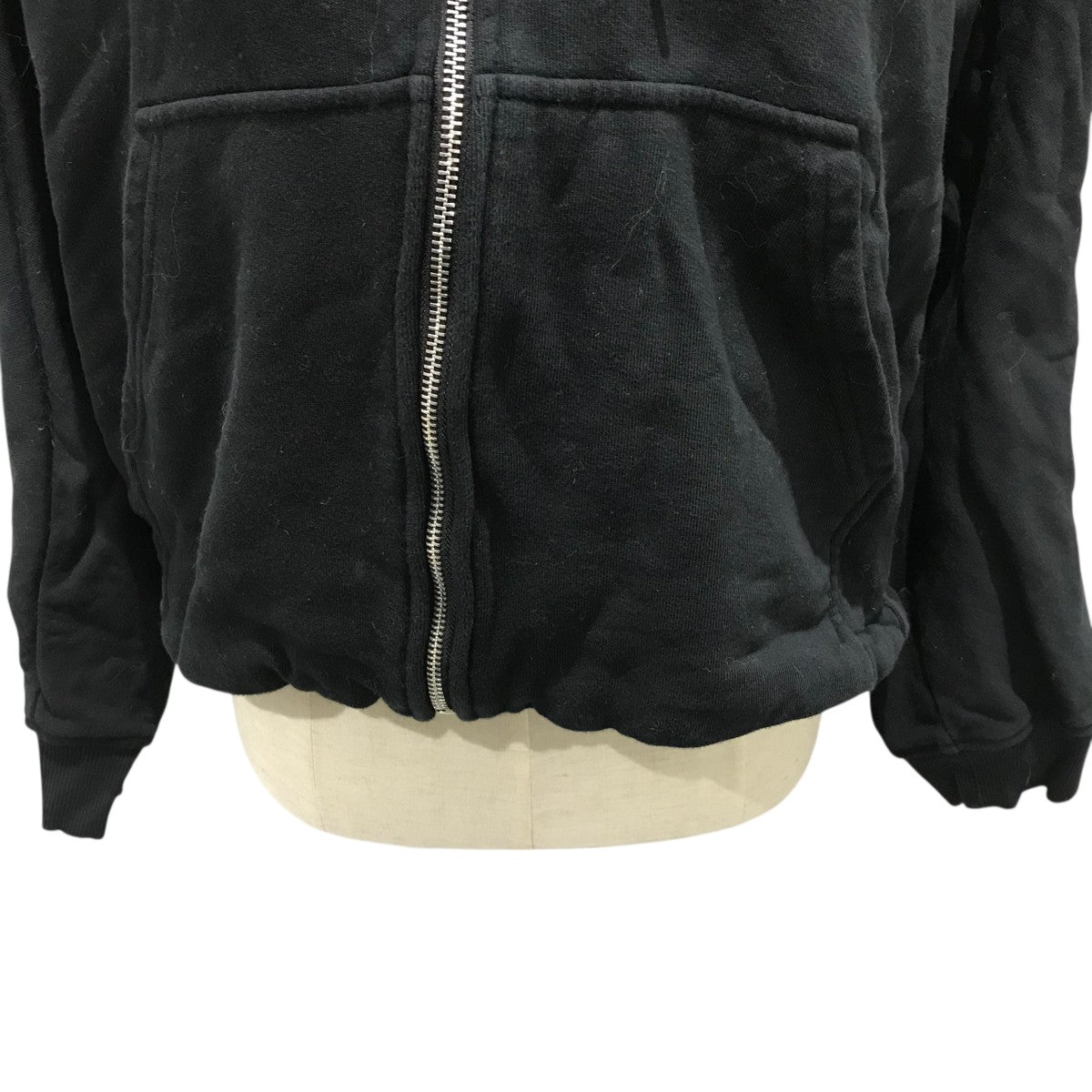 PRADA トライアングルパッチ Aライン クロップド丈パーカー ブラック XS PRADA トライアングルパッチ Aライン クロップド丈パーカー ブラック