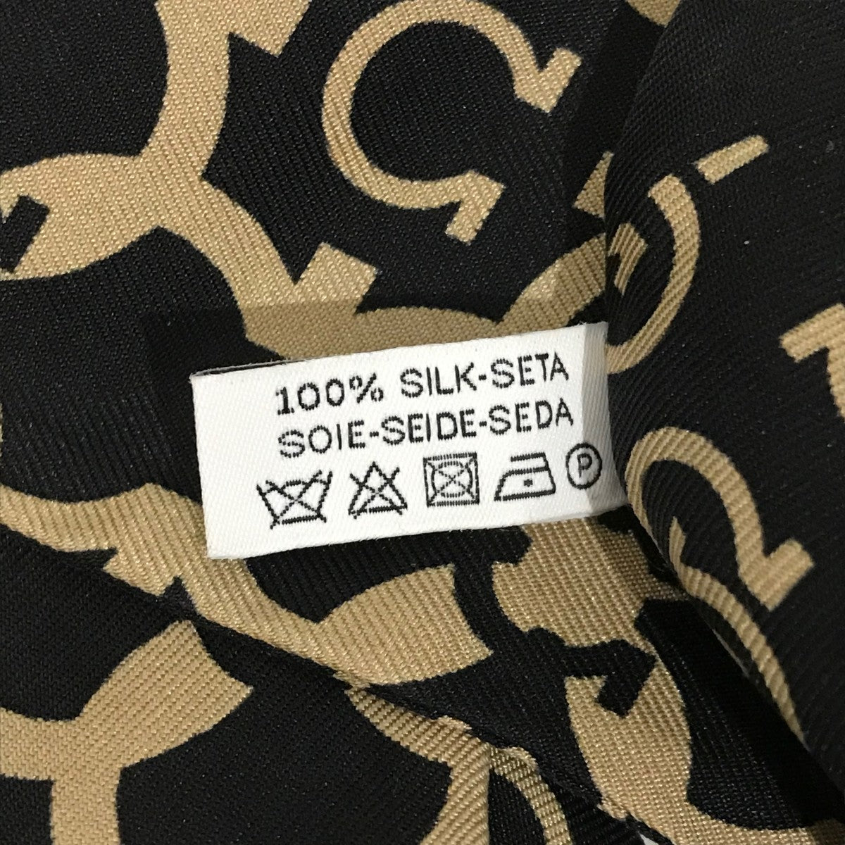 ガンチーニプリントシルクスカーフ