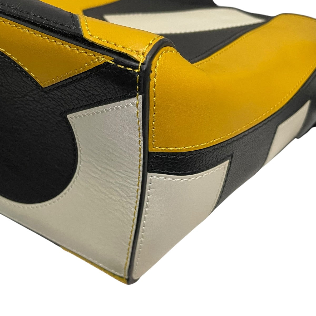 KUBE small Tote Bagショルダーバッグ