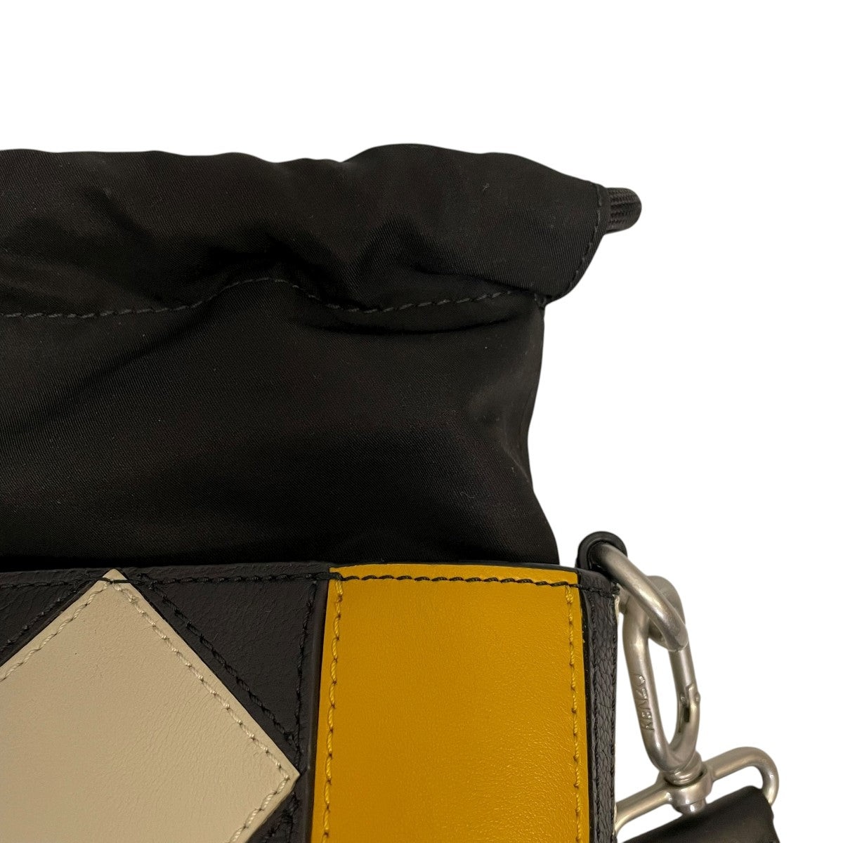 KUBE small Tote Bagショルダーバッグ