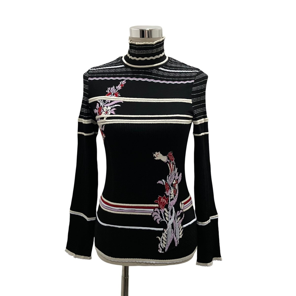 mame kurogouchi 【Floral Motif Intarsia Knitted High Neck Top】花柄ニットトップMM25FW-KN035 古着・中古-1枚目のアイテム画像