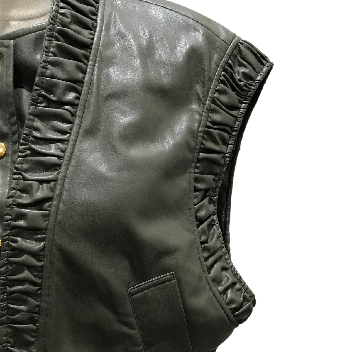 FUMIE=TANAKA(フミエタナカ) フェイクレザーギャザーベストF23A-16