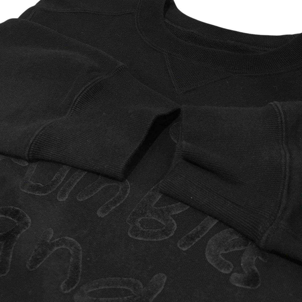 sacai(サカイ) 【MADSAKI Flock Print Pullover】ベロア文字スウェット