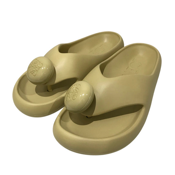 最終値下げLOEWE ベージュ サンダル LOEWE(ロエベ) 【FOAM SLIDE】トングサンダル ベージュ サイズ 42