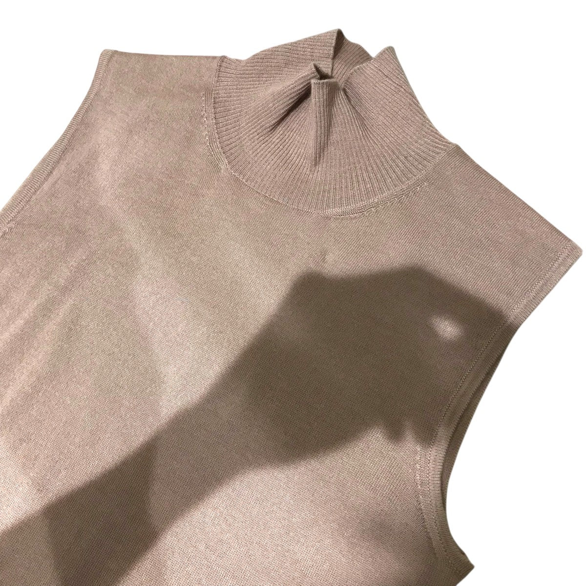 ノースリーブタートルネックニット