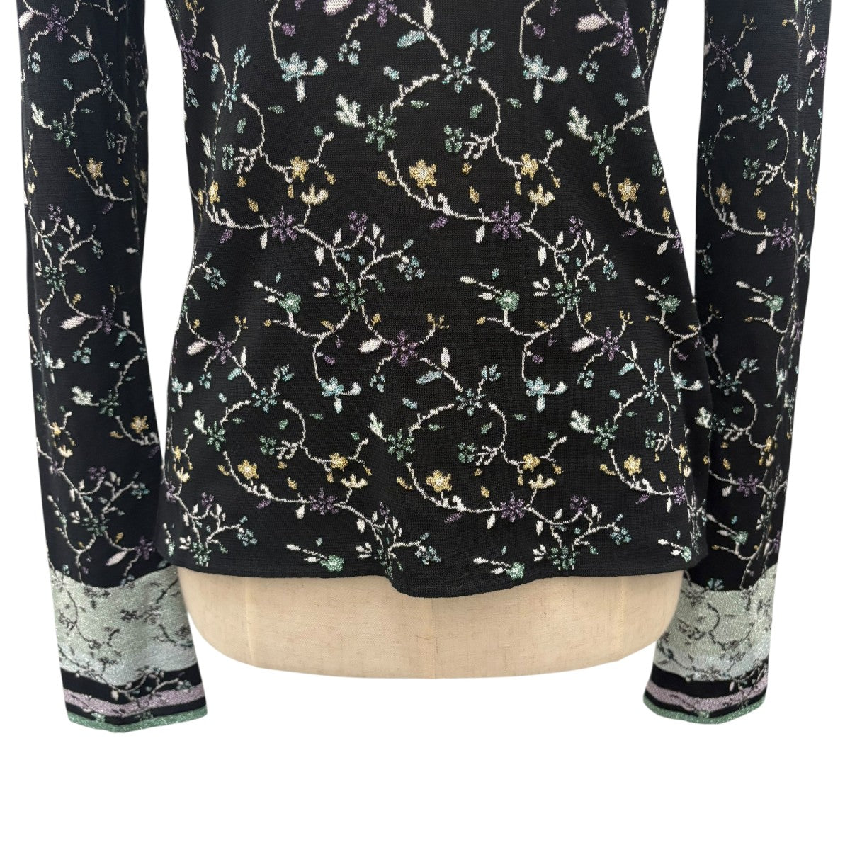 26SS【Floral Motif Glitter High Neck Knit Top】ハイネックニットトップMM26SS-KN007