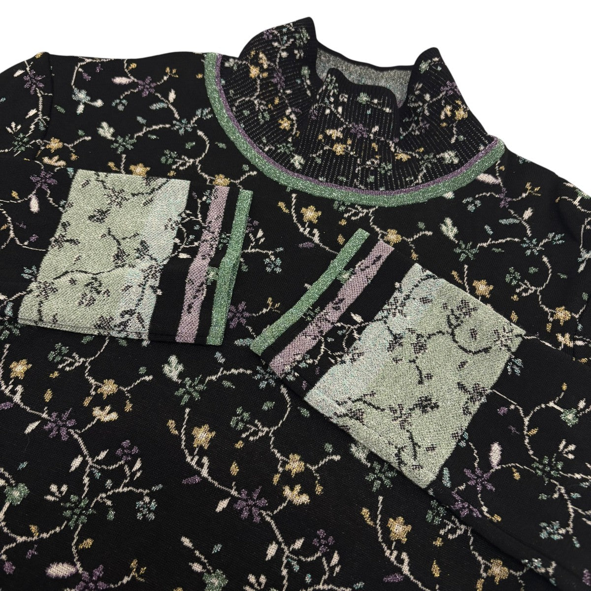 26SS【Floral Motif Glitter High Neck Knit Top】ハイネックニットトップMM26SS-KN007
