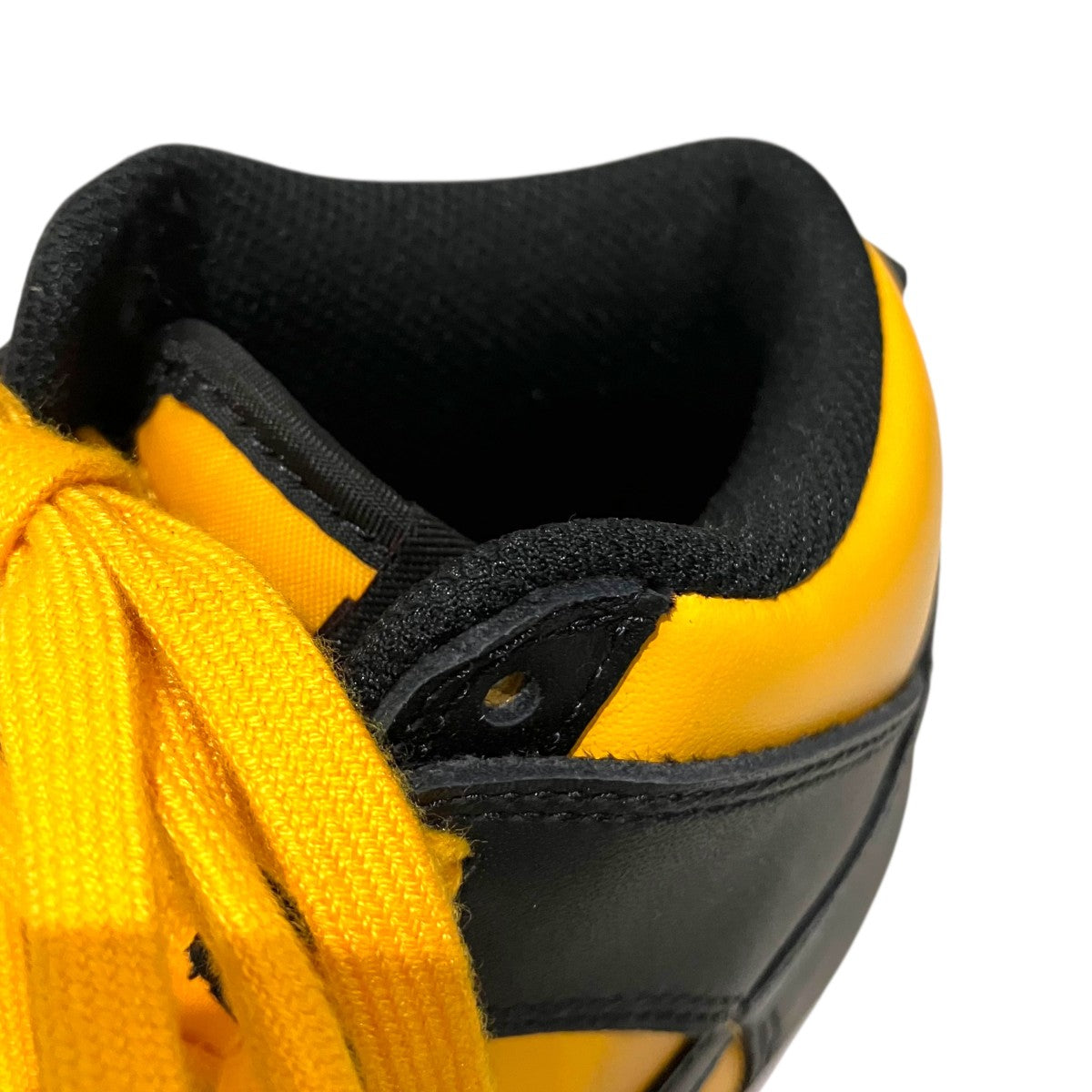 【DUNK HI RETRO】ハイカットスニーカーDD1399-700