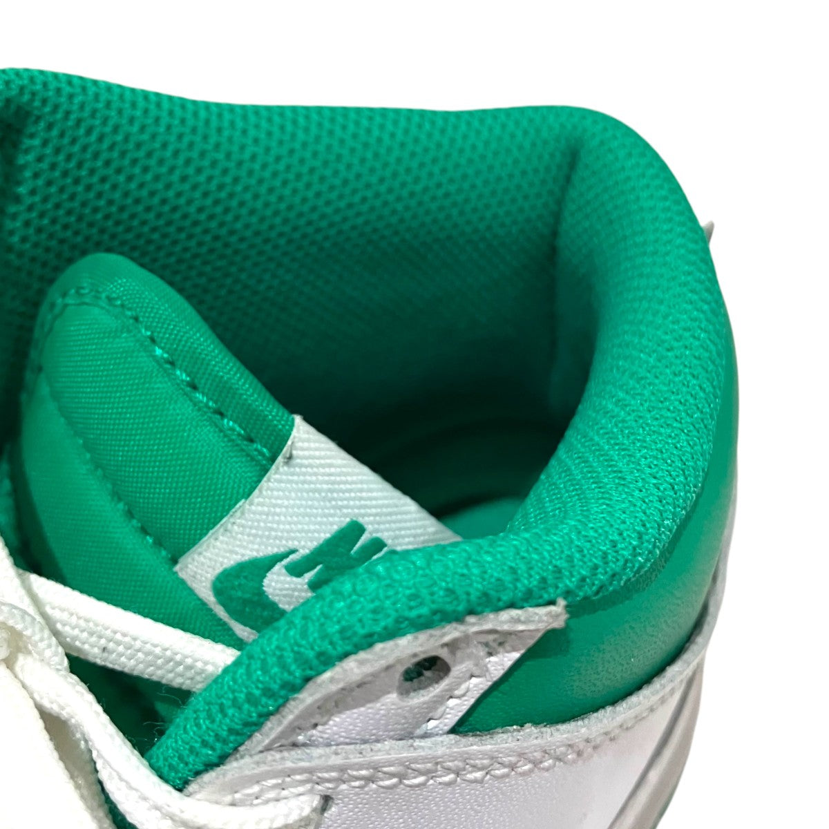 【DUNK HI RETRO BTTYS】ハイカットスニーカーDV0829-300