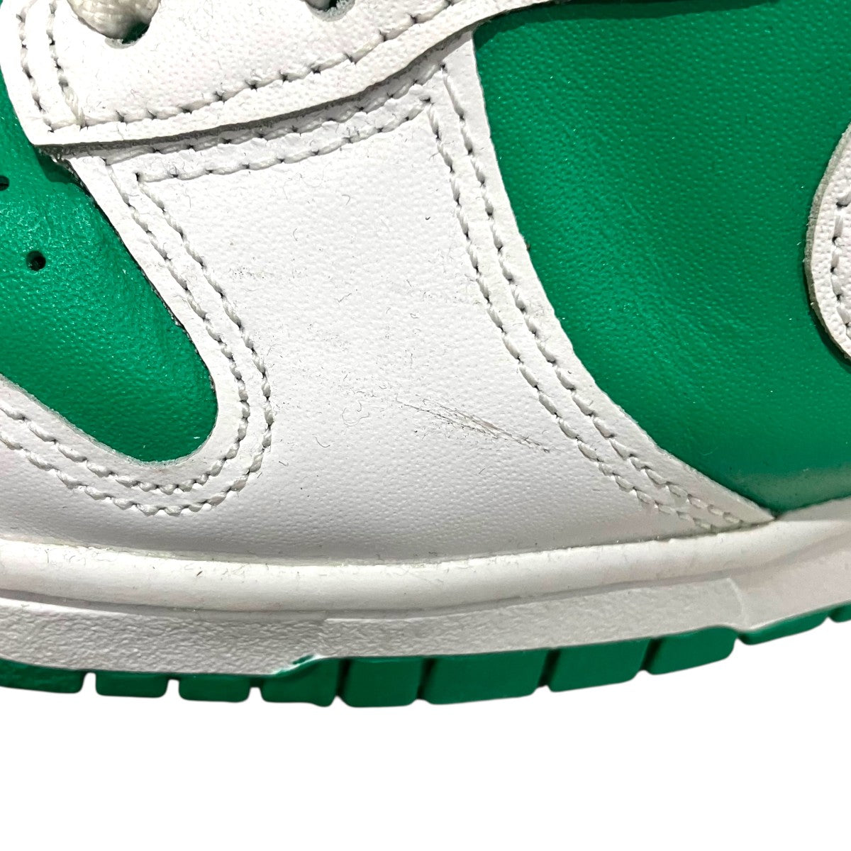 【DUNK HI RETRO BTTYS】ハイカットスニーカーDV0829-300