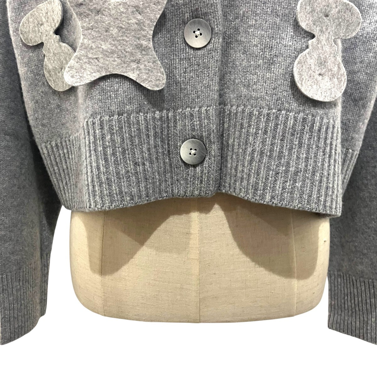 ENFOLD(エンフォルド) 25SS【CHAIR-MOTIF KINIT CARDIGAN】モチーフ