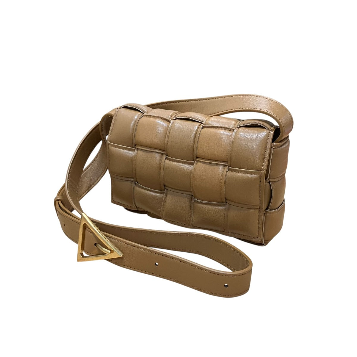 BOTTEGA VENETA マキシパデッドカセットショルダーバッグ 古着・中古-1枚目のアイテム画像