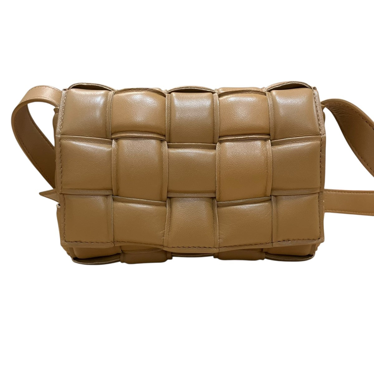 BOTTEGA VENETA マキシパデッドカセットショルダーバッグ 古着・中古-2枚目のアイテム画像