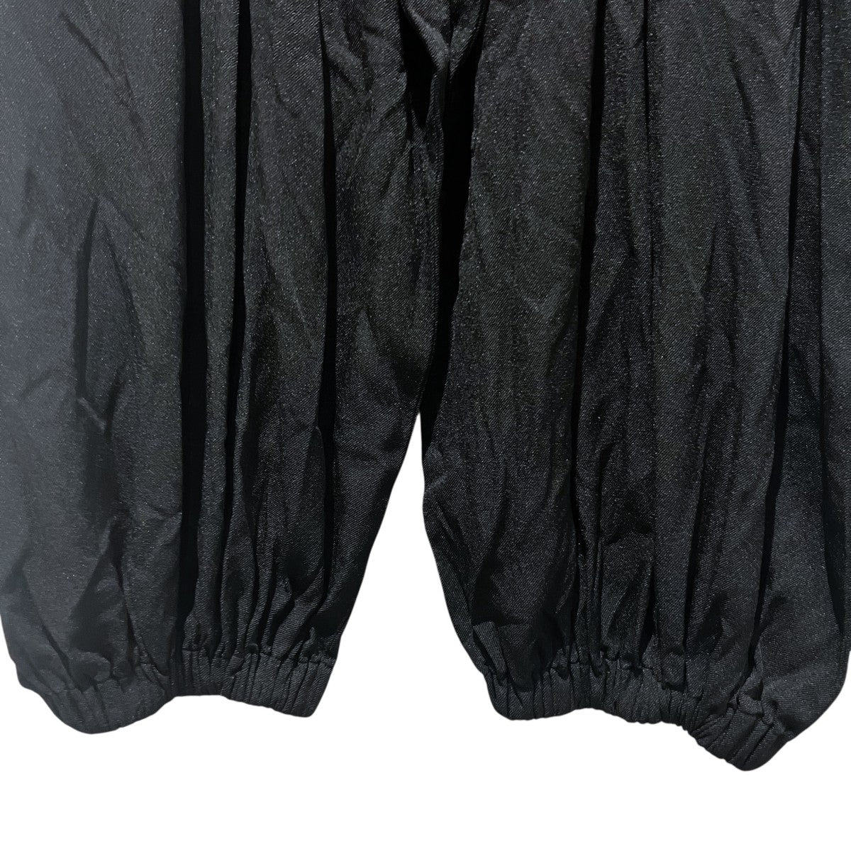 ブラックコムデギャルソン 25AW エステル縮絨バルーンパンツ Black Comme Des Garçons バルーンパンツ | ブラック | FARFETCH JP