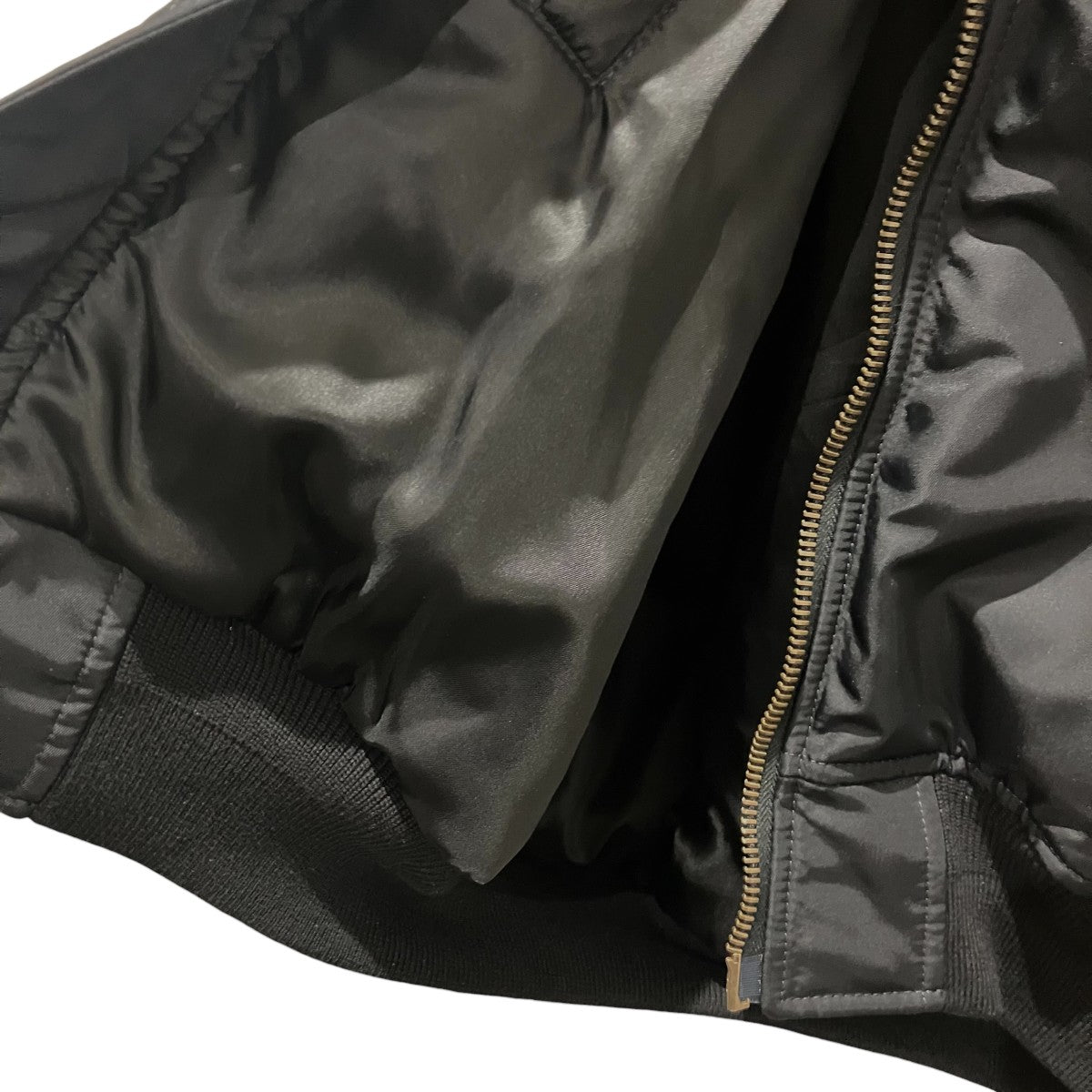 BALENCIAGA 24AW【Hooded Bomber】ボンバージャケット808813 TRO53 古着・中古-4枚目のアイテム画像