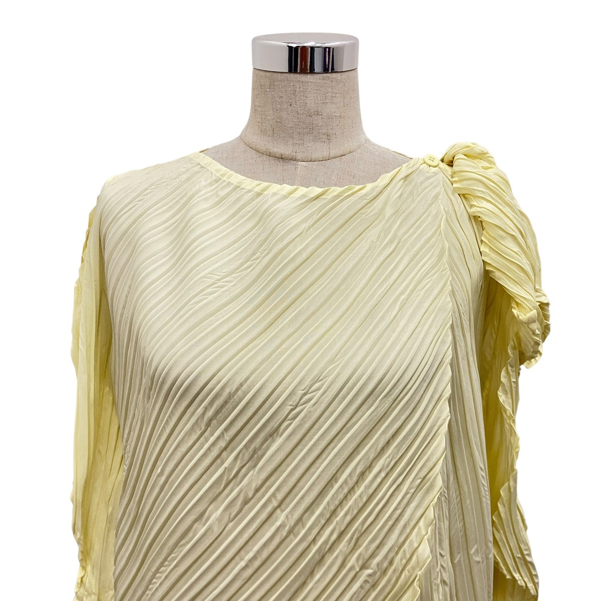 25SS【WRINKLED AND TWISTED】ノースリーブブラウスIM51FJ674
