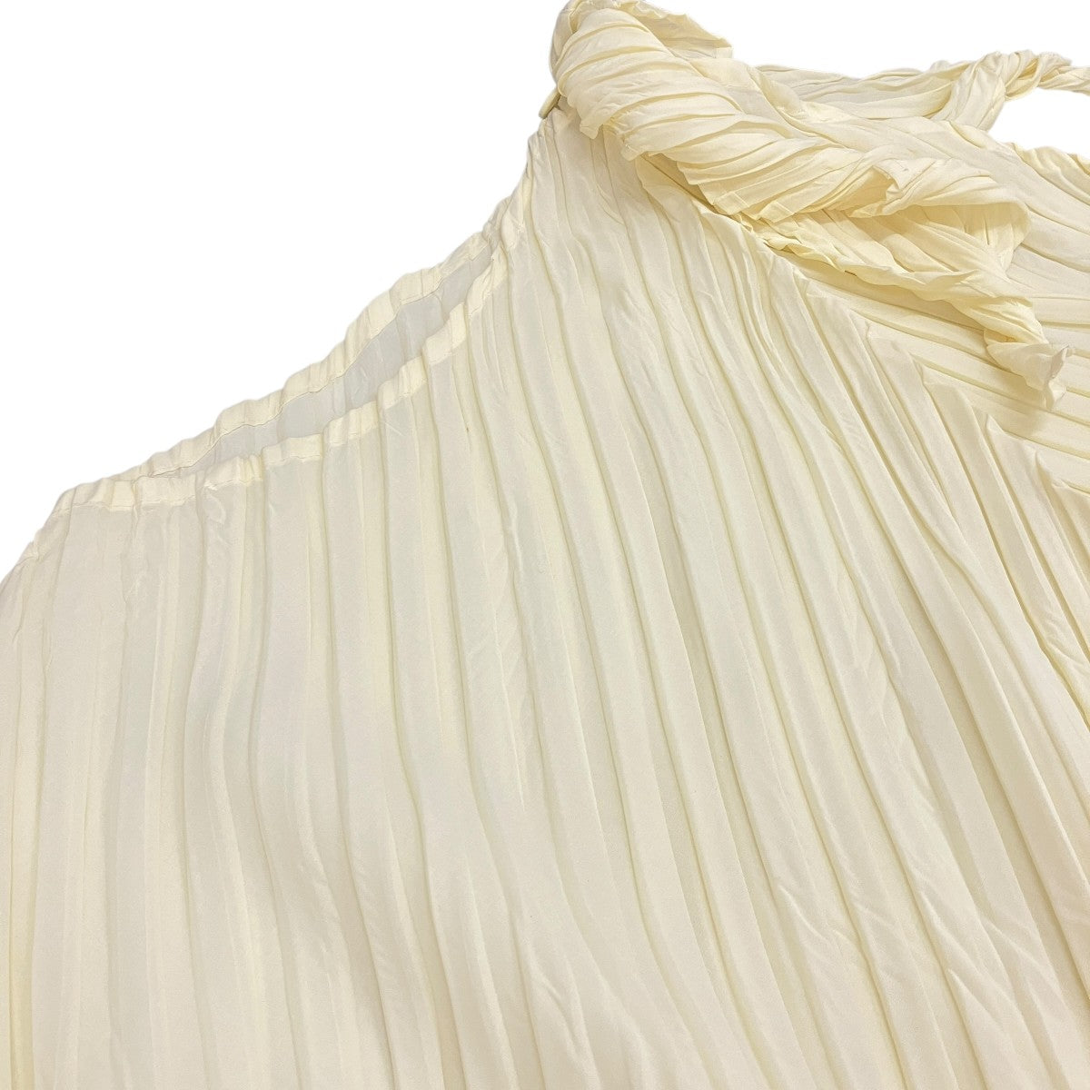 25SS【WRINKLED AND TWISTED】ノースリーブブラウスIM51FJ674
