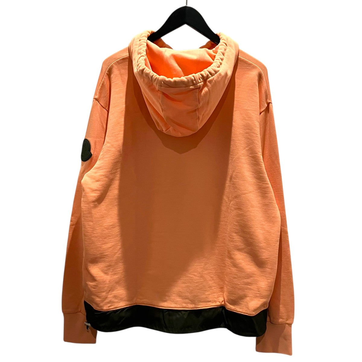 MONCLER 【HOODIE】フードパーカーH10918G00019 古着・中古-2枚目のアイテム画像