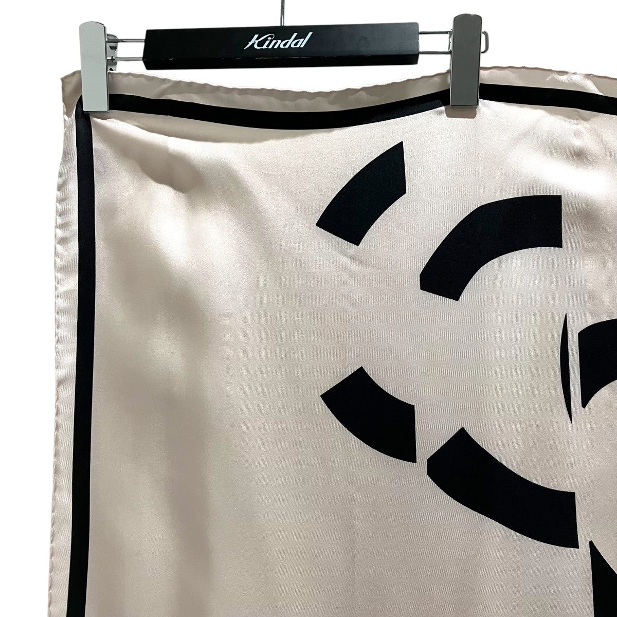 CHANEL(シャネル) シルクスカーフ ライトピンク｜【公式】カインドオル