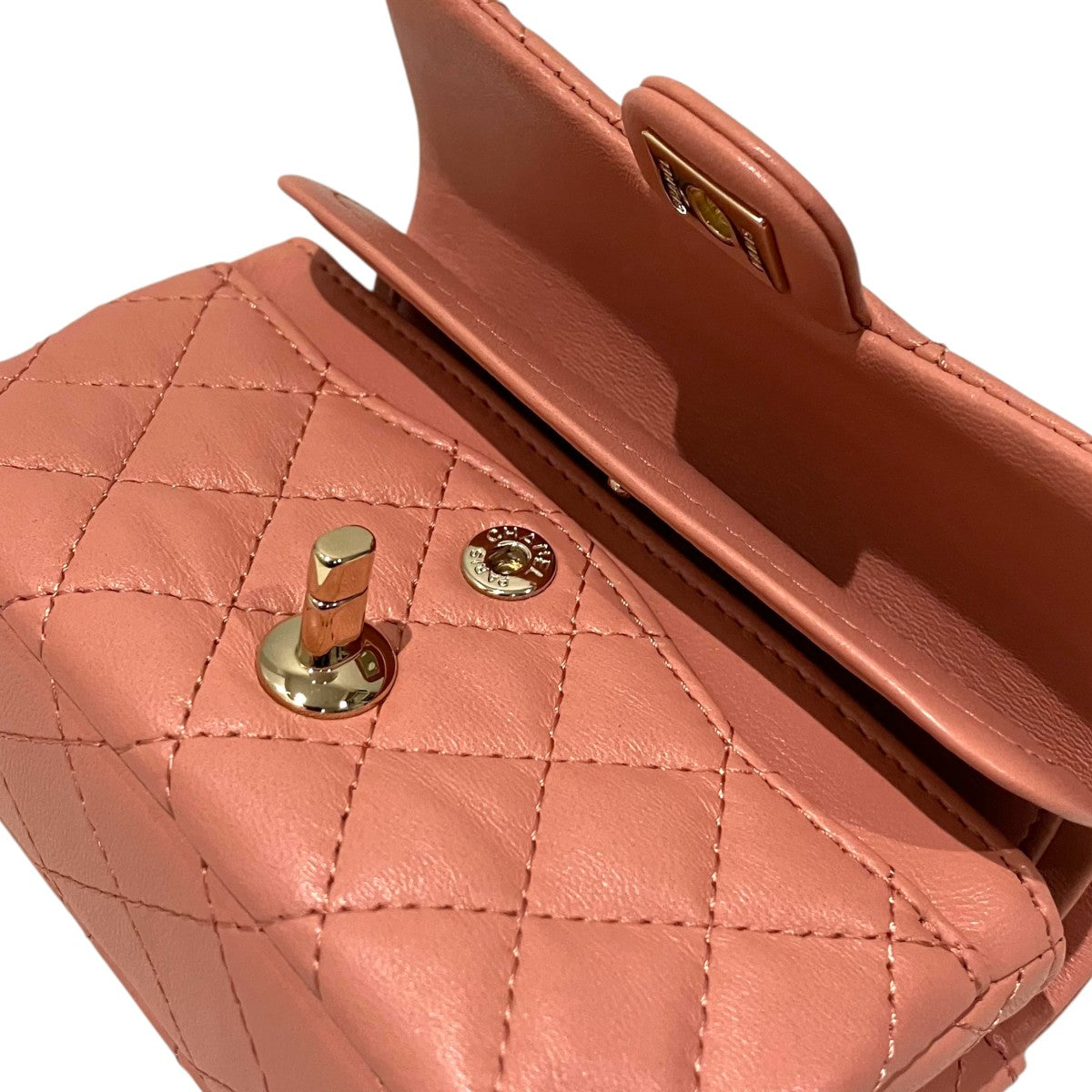 CHANEL 25AWミニバッグチャーム 古着・中古-10枚目のアイテム画像