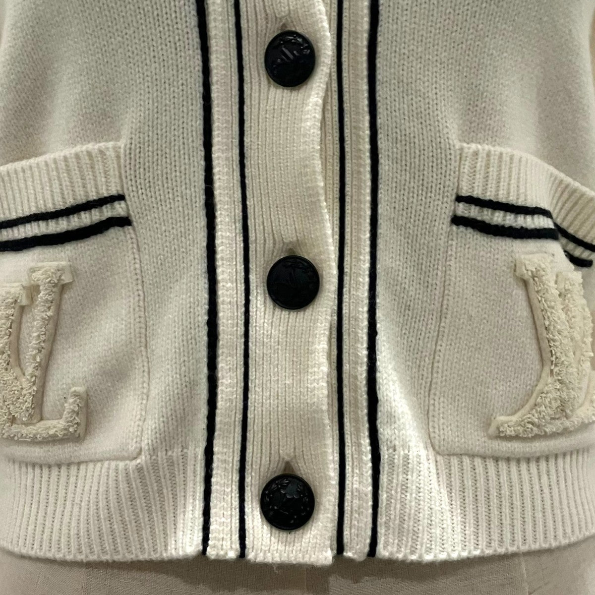 LOUIS VUITTON 25AWレタードカーディガンRW252WW WDI 古着・中古-5枚目のアイテム画像