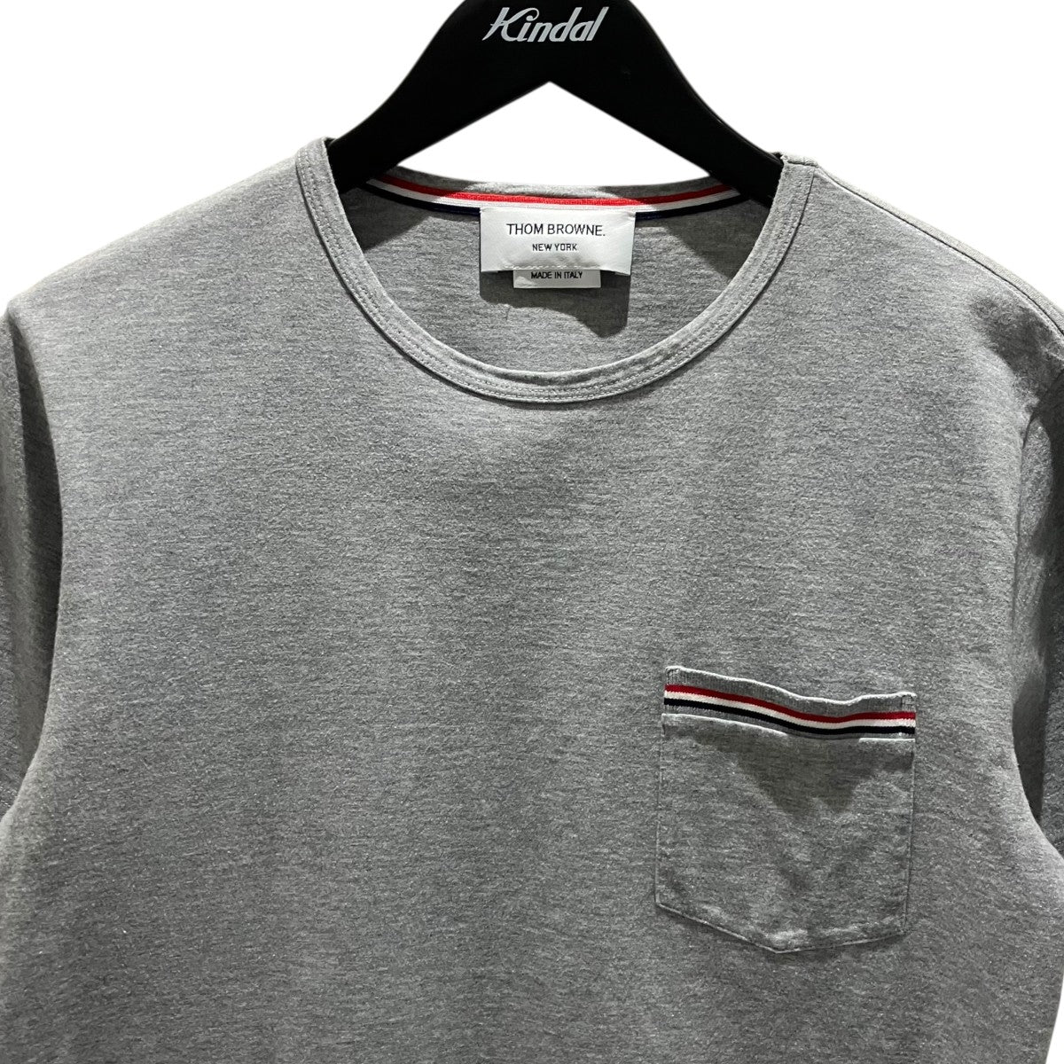 THOM BROWNE トムブラウン シャツ Tシャツ グレー 男女兼用 THOM BROWNE. トムブラウン クルーネックTシャツ/SS POCKET TEE IN