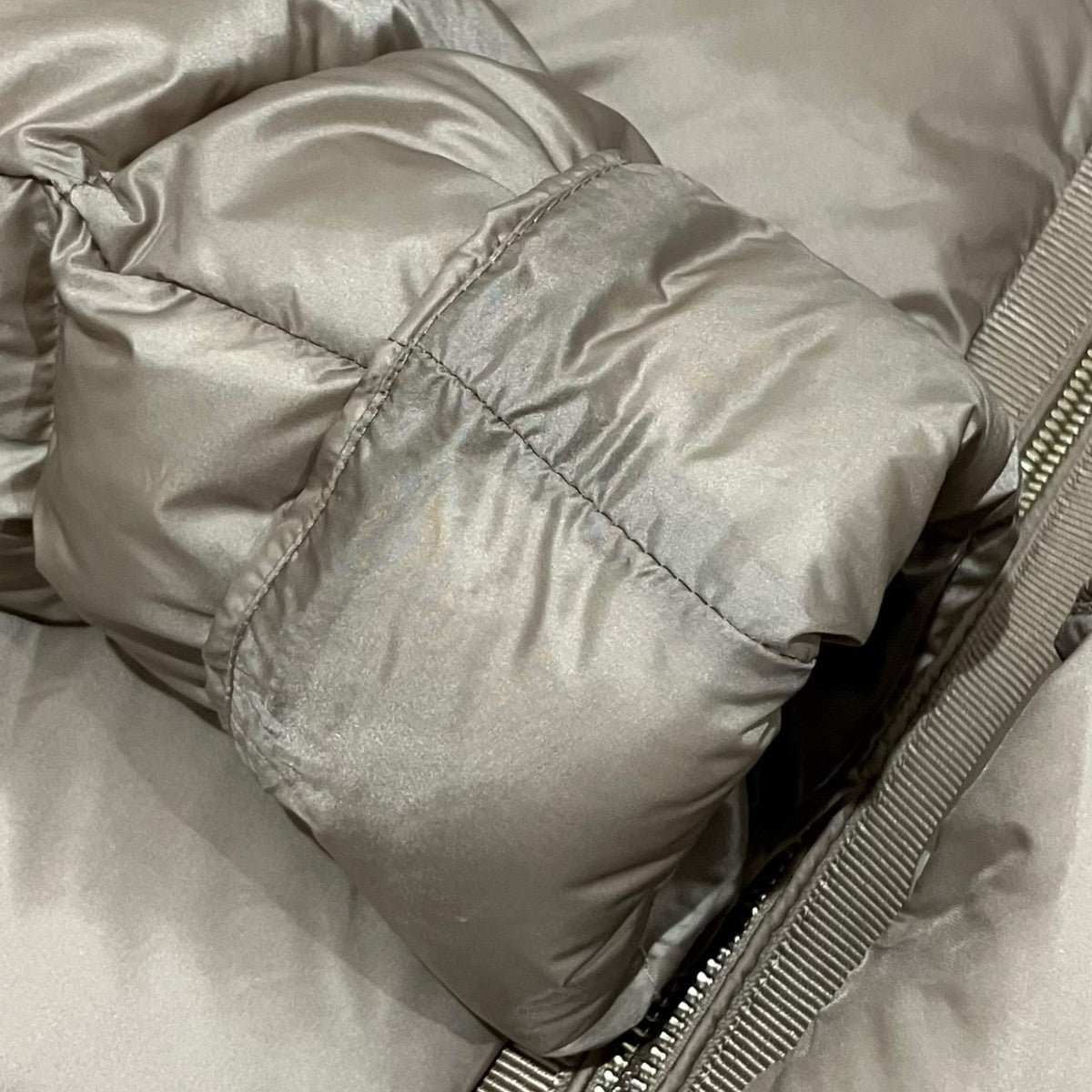 MONCLER 【LAURINE】ノーカラーダウンジャケットJ20931A00101 古着・中古-7枚目のアイテム画像