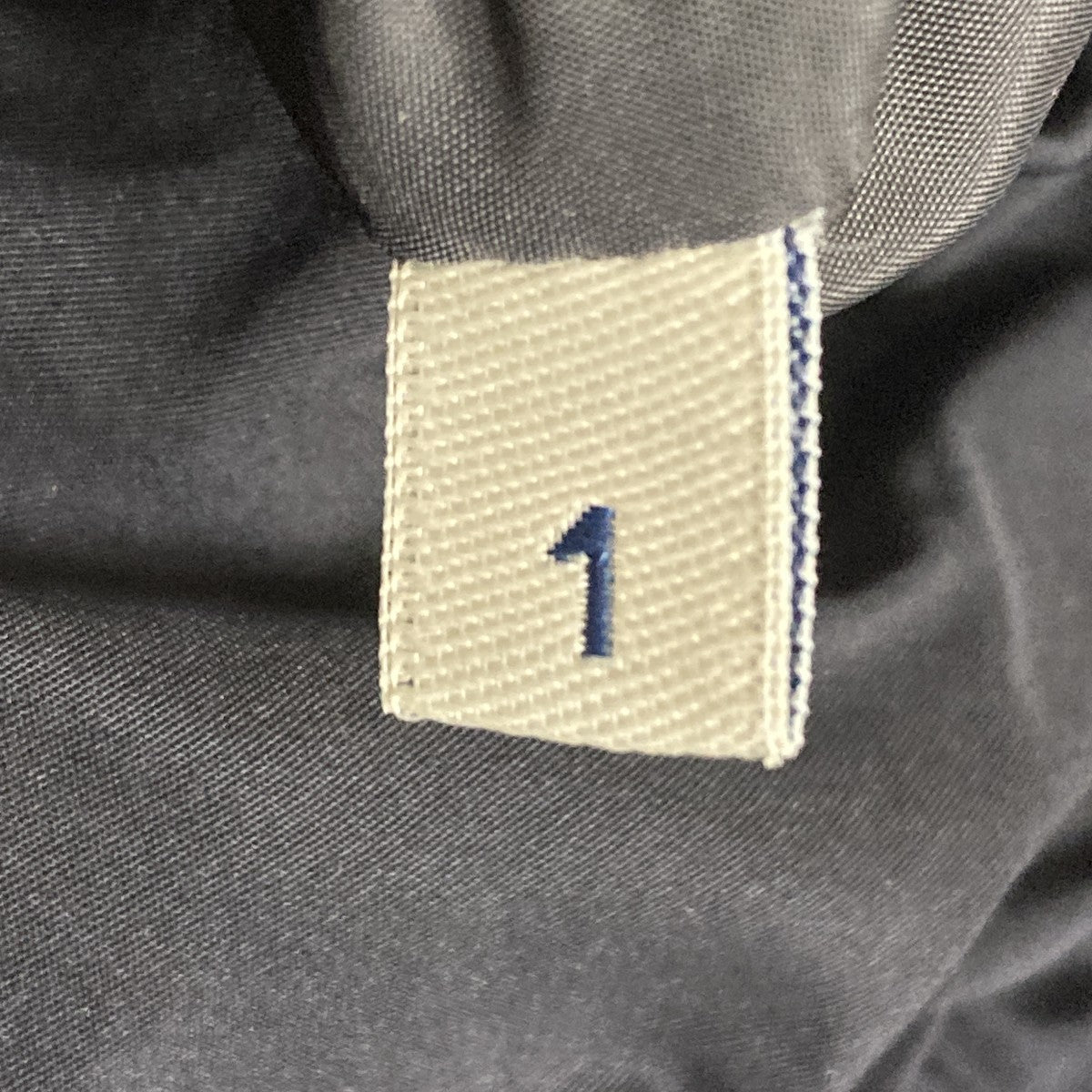 MONCLER(モンクレール) ダウンコート A20934980100 BEYNAC ネイビー 