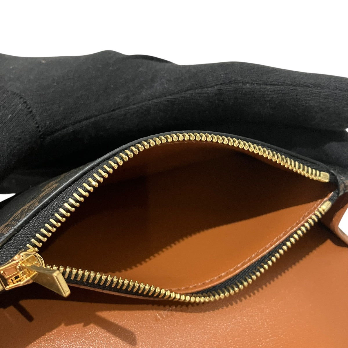 CELINE 【トリオンフフラップツキロングカードホルダー】カードケース10P072CQH.04LU 古着・中古-8枚目のアイテム画像