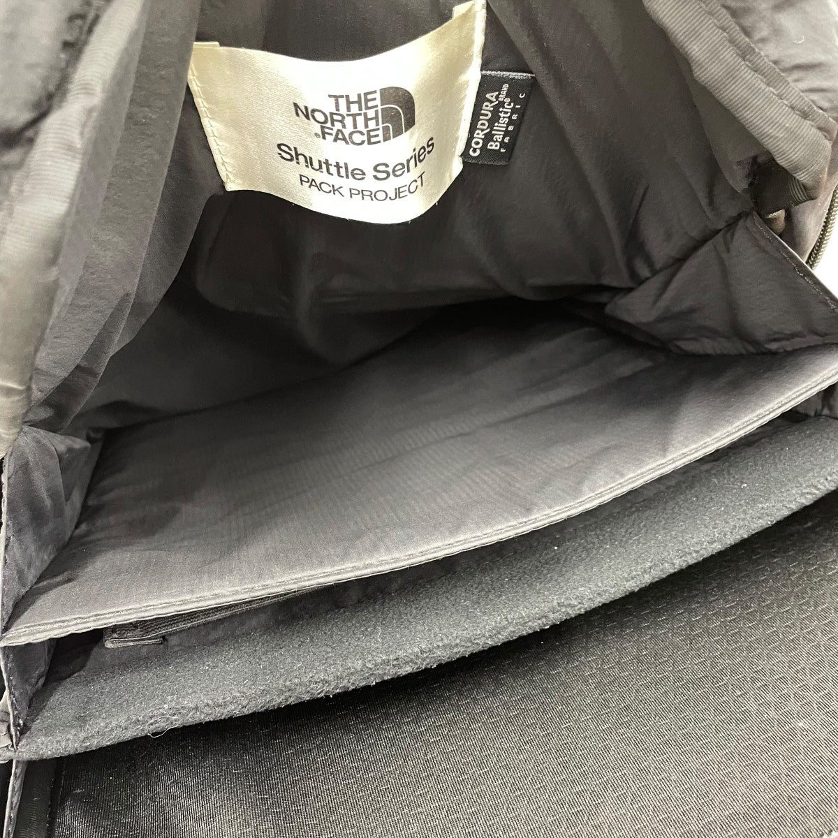 THE NORTH FACE 18LシャトルデイパックスリムバックパックNM82055 古着・中古-5枚目のアイテム画像